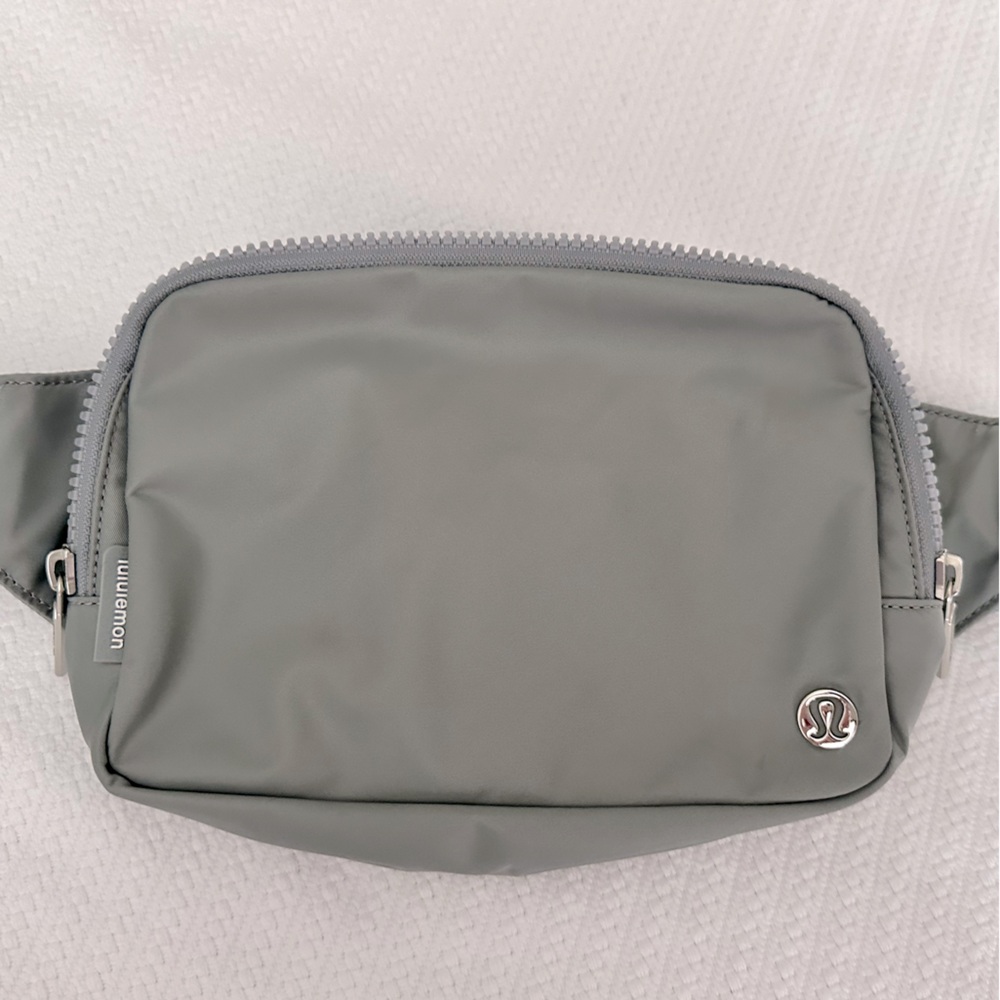 Lululemon Everywhere Belt Bag- size 2L